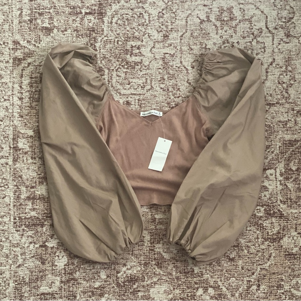 NWT Abercrombie & Fitch Long Sleeve Brown Ribbed Off Shoulder Crop Top Size M